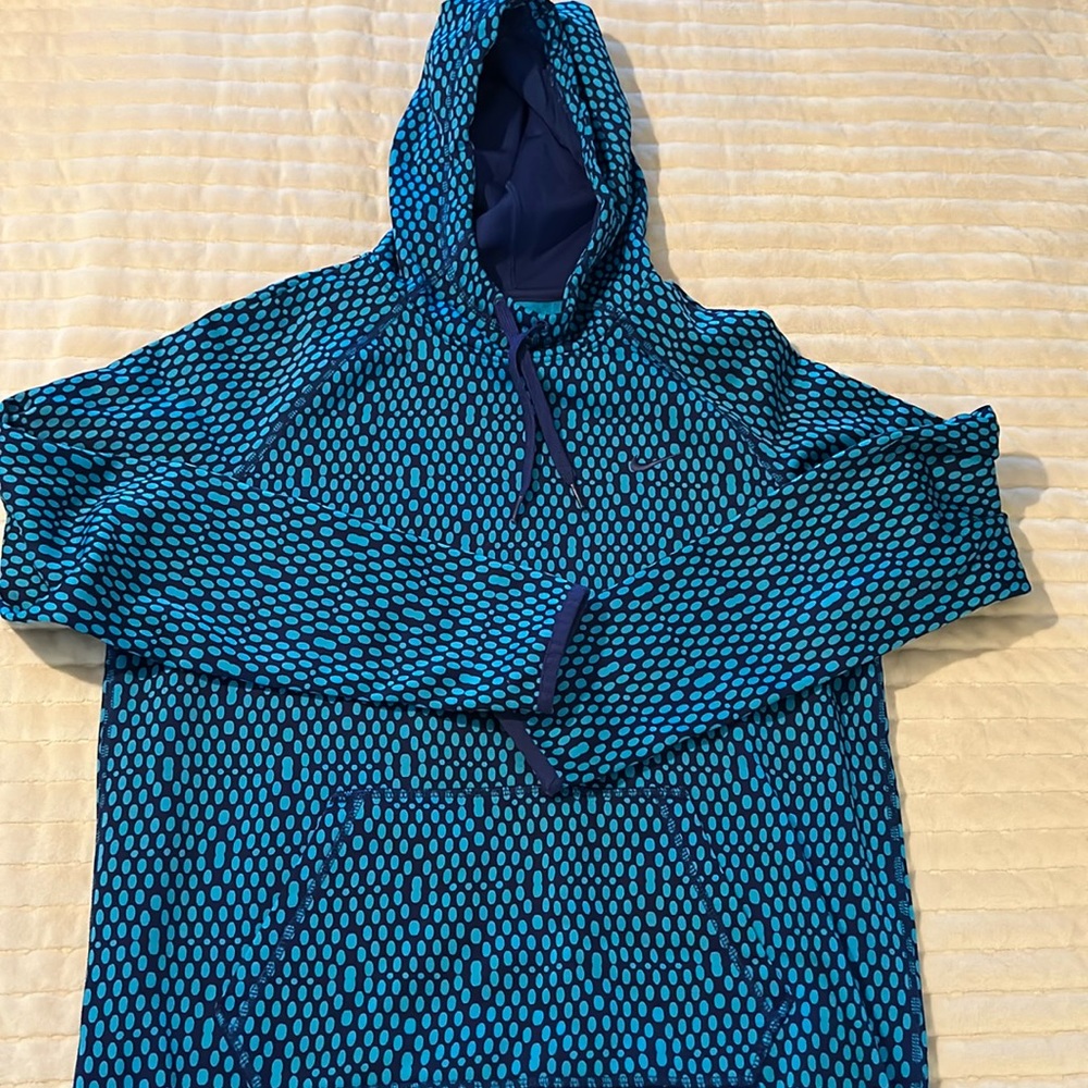 Nike Therma fit hoodie size Med. Excellent used condition